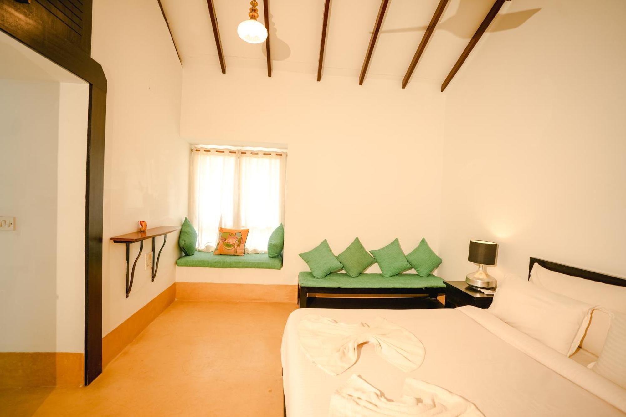 Villa M - Solitude 2 Candolim Goa 3Bhk, Pool Facing, Near Beach, Free Breakfast, Free Wifi And Prime Location ภายนอก รูปภาพ