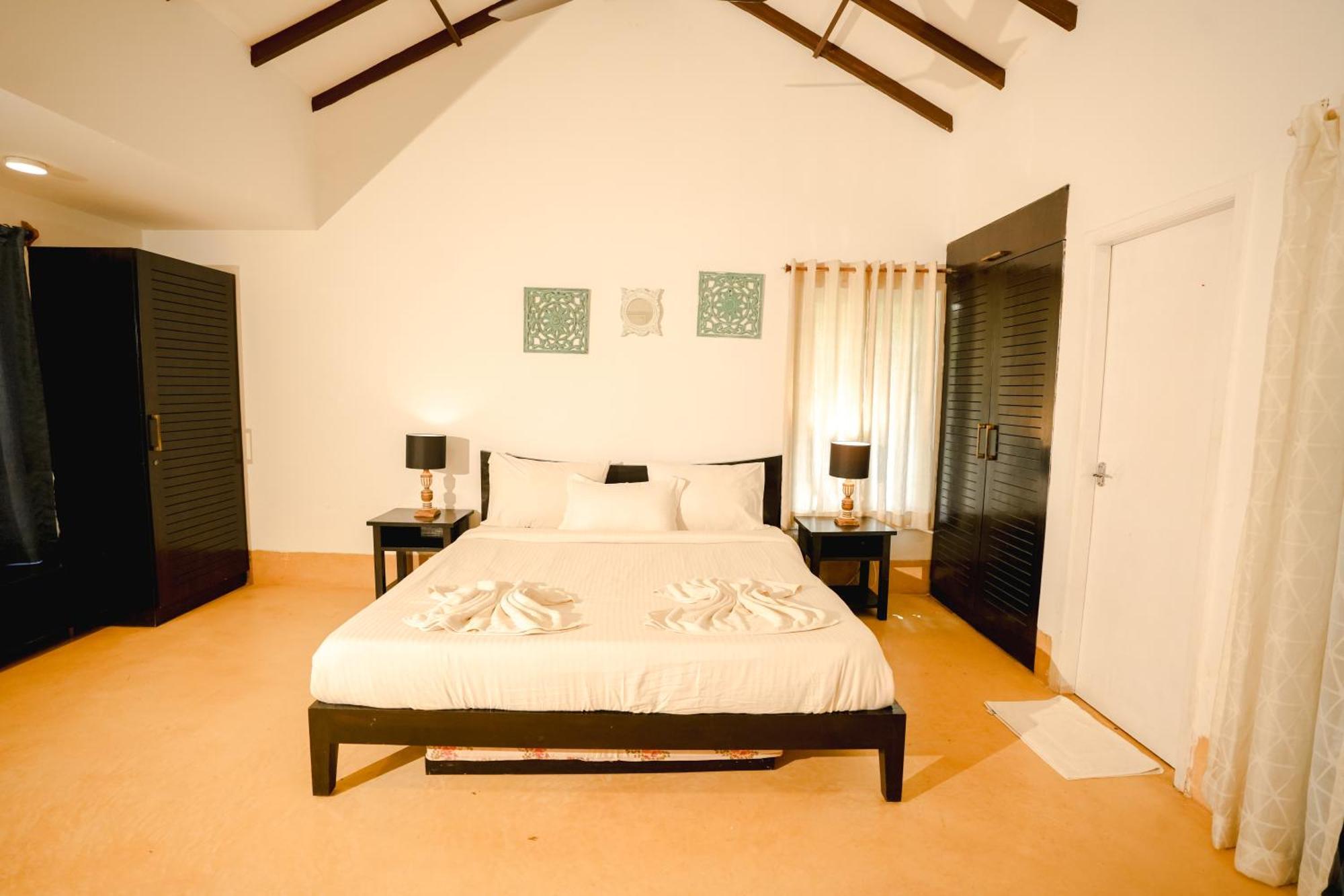 Villa M - Solitude 2 Candolim Goa 3Bhk, Pool Facing, Near Beach, Free Breakfast, Free Wifi And Prime Location ภายนอก รูปภาพ