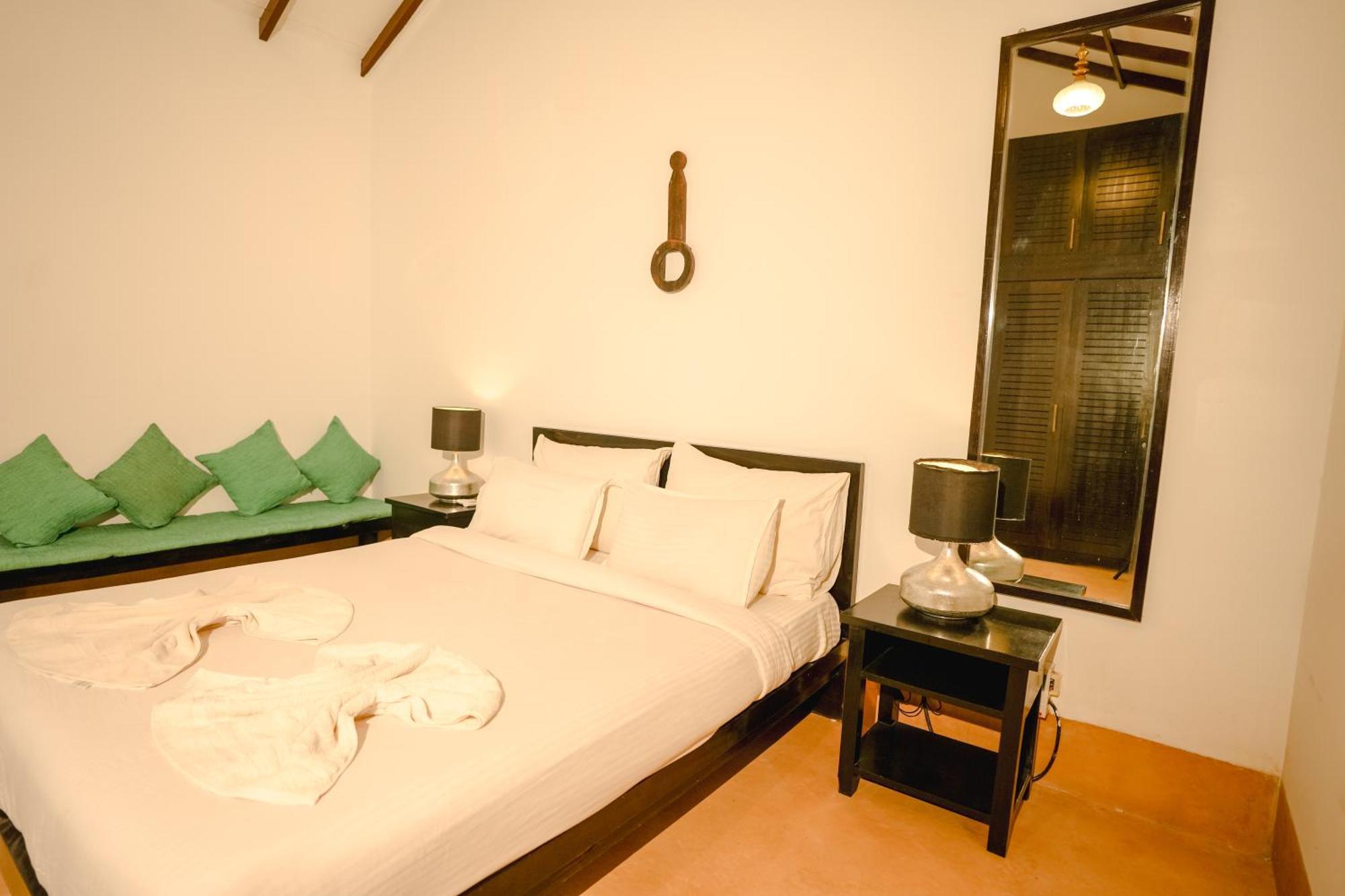 Villa M - Solitude 2 Candolim Goa 3Bhk, Pool Facing, Near Beach, Free Breakfast, Free Wifi And Prime Location ภายนอก รูปภาพ