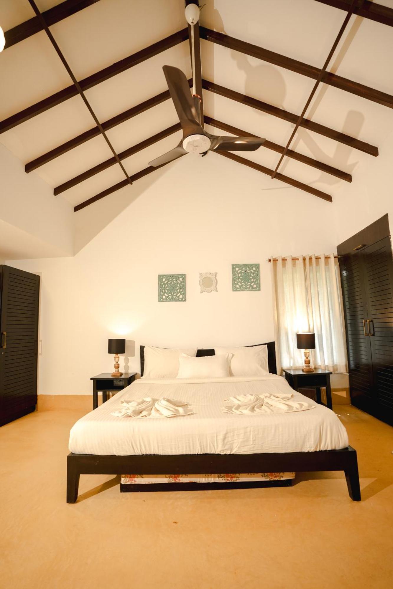 Villa M - Solitude 2 Candolim Goa 3Bhk, Pool Facing, Near Beach, Free Breakfast, Free Wifi And Prime Location ภายนอก รูปภาพ