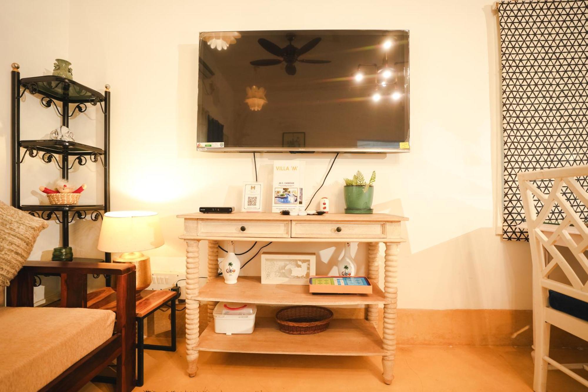 Villa M - Solitude 2 Candolim Goa 3Bhk, Pool Facing, Near Beach, Free Breakfast, Free Wifi And Prime Location ภายนอก รูปภาพ