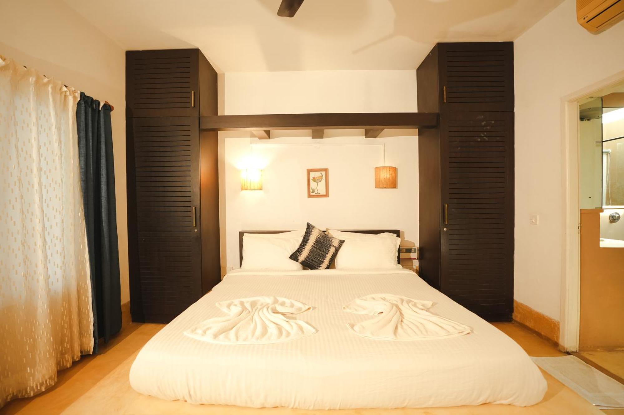 Villa M - Solitude 2 Candolim Goa 3Bhk, Pool Facing, Near Beach, Free Breakfast, Free Wifi And Prime Location ภายนอก รูปภาพ