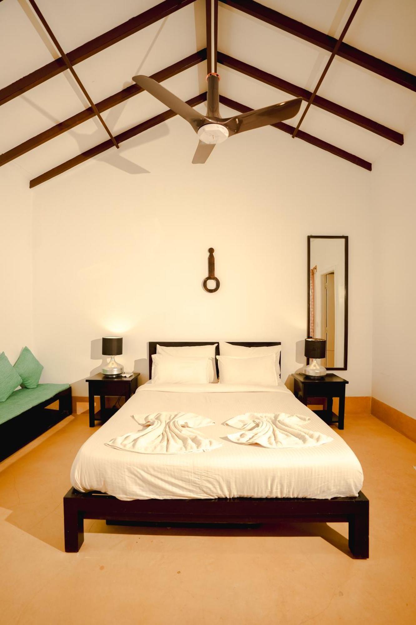 Villa M - Solitude 2 Candolim Goa 3Bhk, Pool Facing, Near Beach, Free Breakfast, Free Wifi And Prime Location ภายนอก รูปภาพ